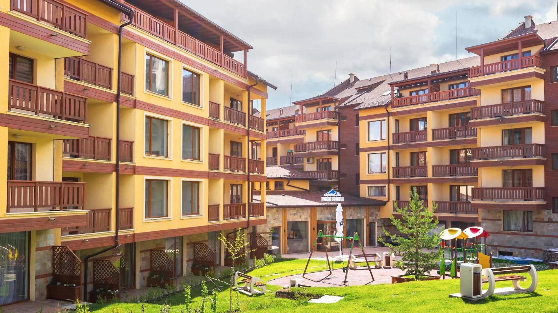 Pirin Sense Apartment Complex Bansko